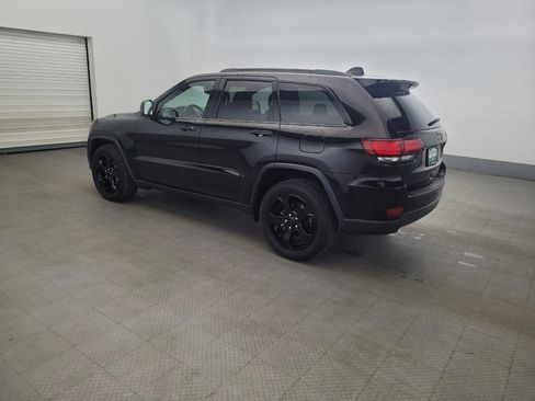 Used 2019 Jeep Grand Cherokee Laredo RWD image 3