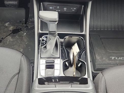 Certified 2025 Hyundai Tucson SE image 18