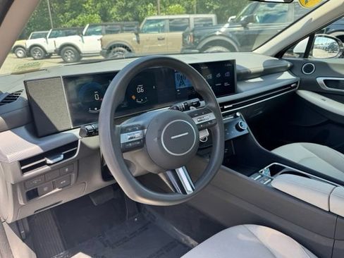 Used 2025 Hyundai Sonata SEL FWD image 26