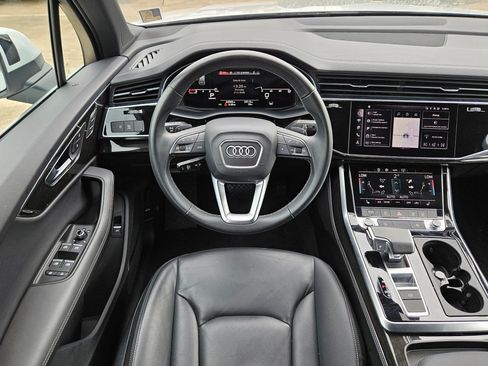 Used 2025 Audi Q7 3.0T Premium Plus AWD/4WD image 30