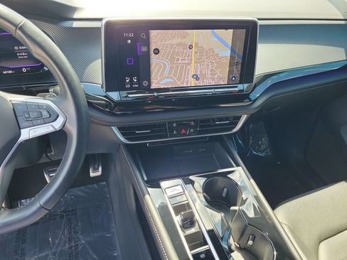 Used 2024 Volkswagen Atlas Cross Sport SEL R-Line AWD/4WD image 25