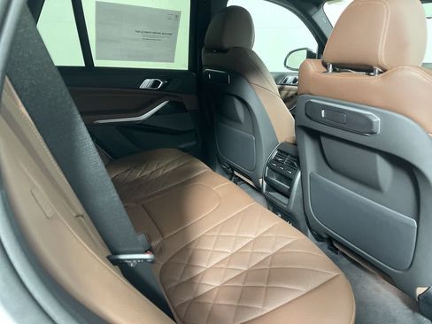 Used 2024 BMW X5 xDrive40i w/ M Sport Package AWD/4WD image 16