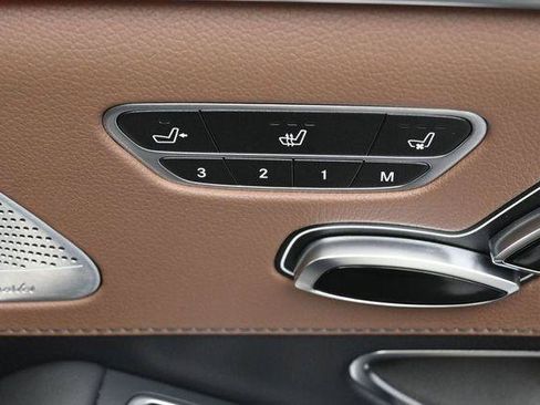 Used 2014 Mercedes-Benz S 550 Sedan image 40