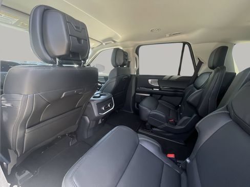 New 2027 Ford Expedition Platinum RWD image 18