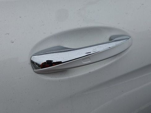 Used 2021 Mercedes-Benz GLC 300 4MATIC w/ Premium Package image 20