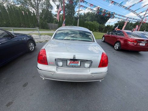 Used 2004 Lincoln Town Car Ultimate RWD image 6