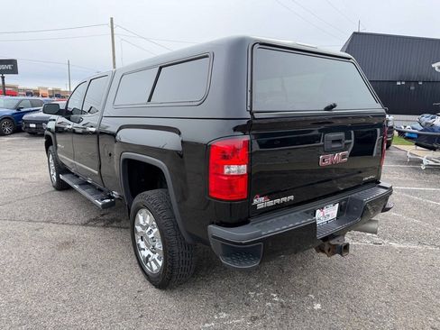 Used 2018 GMC Sierra 2500 Denali AWD/4WD image 3
