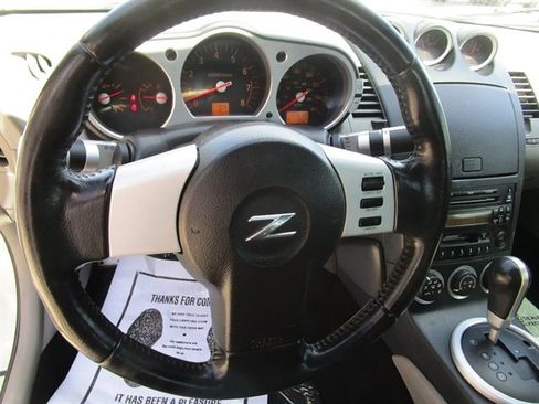 Used 2004 Nissan 350Z Touring RWD image 12