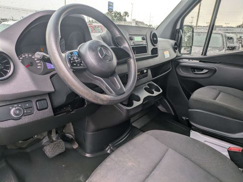 Used 2022 Mercedes-Benz Sprinter 2500 image 16