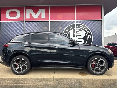 Used 2023 Alfa Romeo Stelvio Veloce AWD/4WD image 4