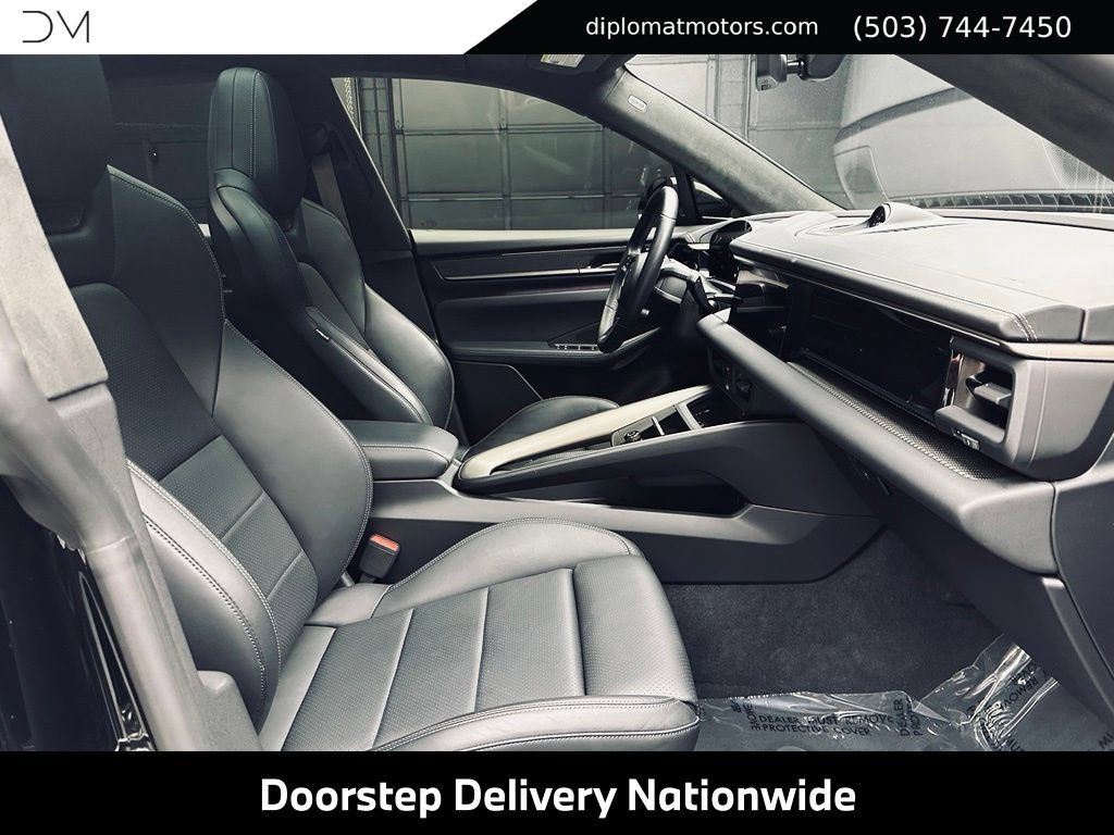 Used 2024 Porsche Macan Turbo Electric AWD/4WD image 20