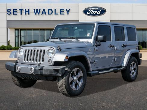 Used 2016 Jeep Wrangler Unlimited Sahara image 3