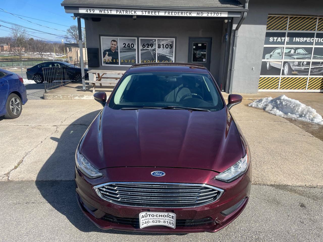 Used 2017 Ford Fusion SE w/ Fusion SE Technology Package FWD image 3
