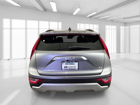 Used 2023 Kia Niro EX FWD image 7