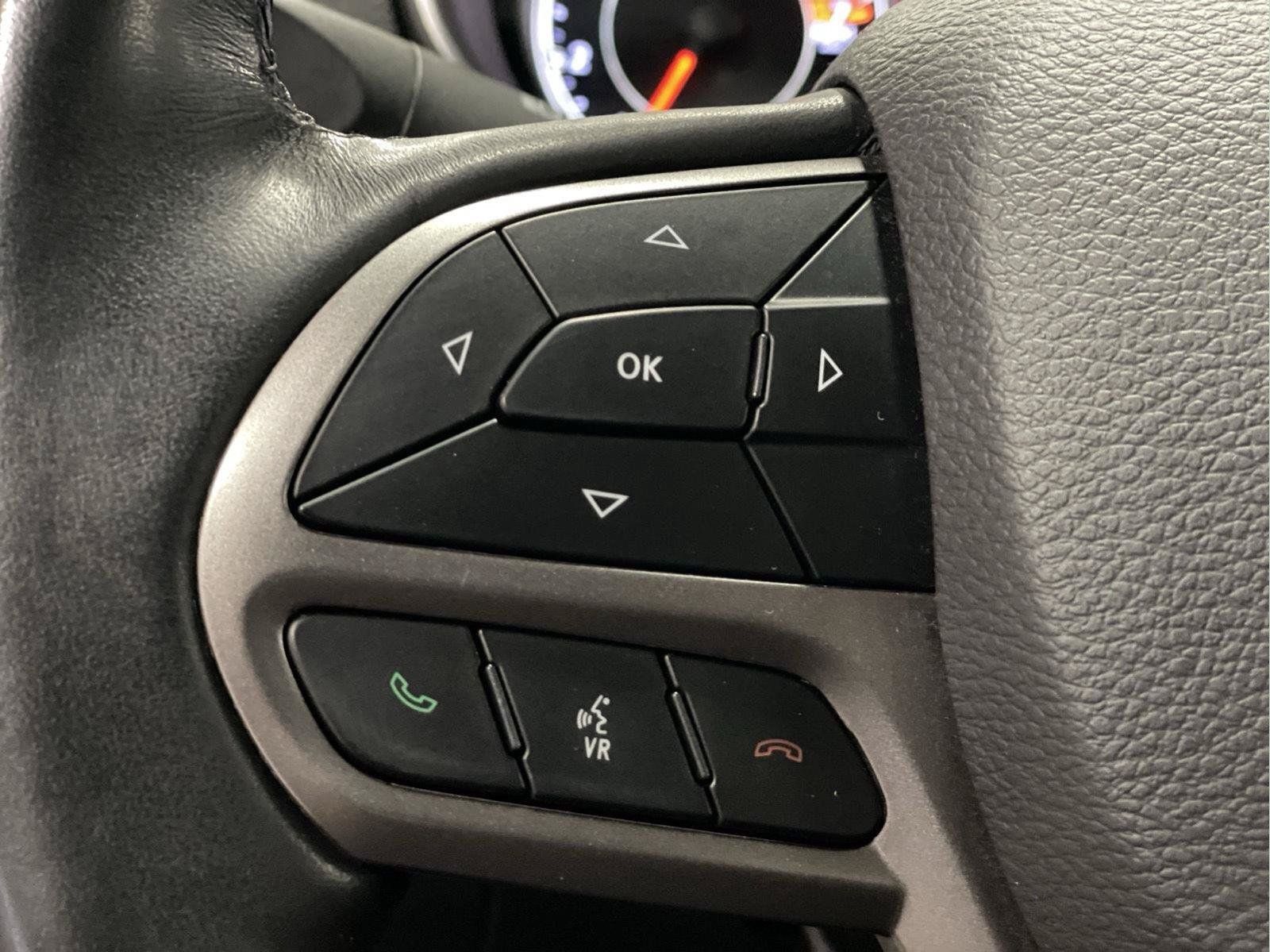 Used 2019 Jeep Cherokee Limited AWD/4WD image 19