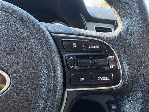 Used 2018 Kia Niro LX FWD image 33