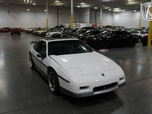 Used 1987 Pontiac Fiero GT image 38