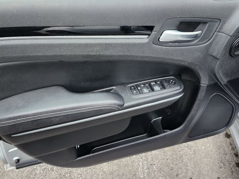 Used 2023 Chrysler 300 S image 27