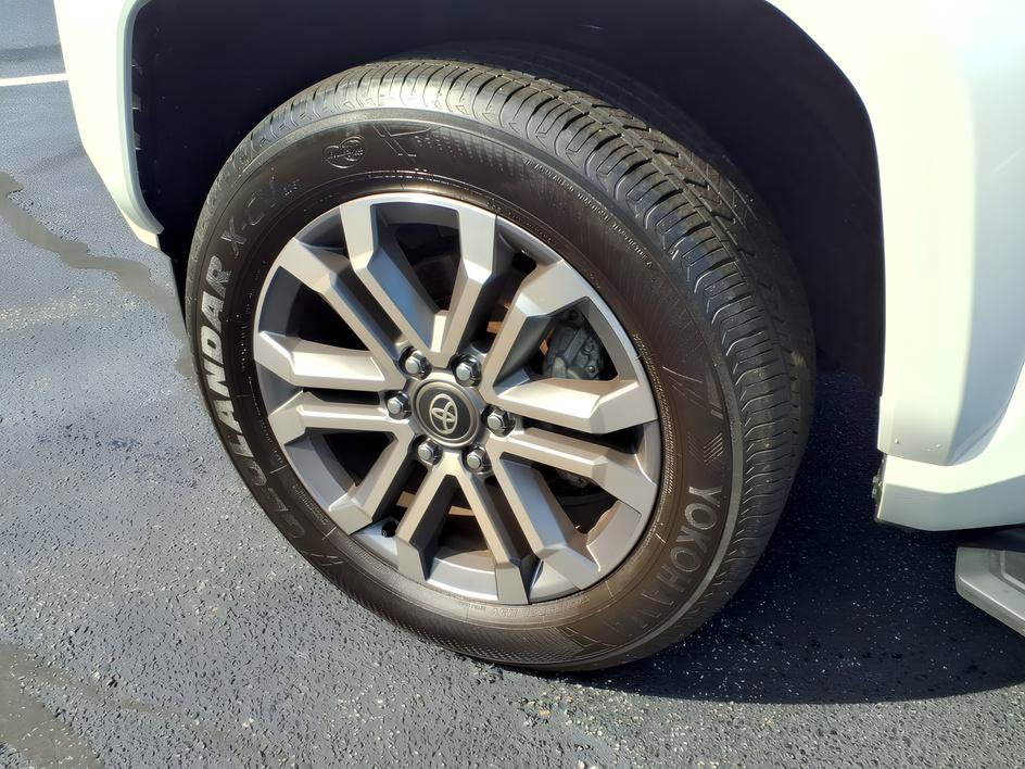 Certified 2025 Toyota 4Runner Limited AWD/4WD image 11