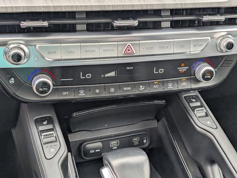 Used 2023 Kia Telluride SX image 28