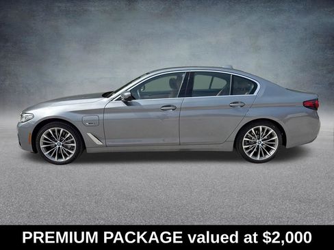 Used 2023 BMW 530e xDrive w/ Premium Package AWD/4WD image 2