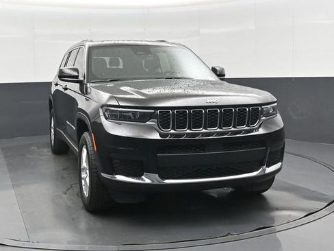 New 2025 Jeep Grand Cherokee L Laredo RWD image 10
