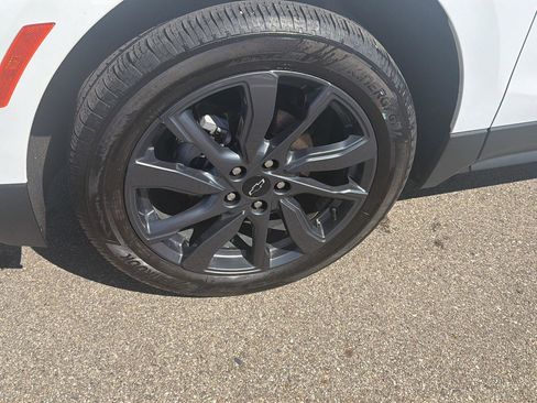 Used 2024 Chevrolet Equinox RS AWD/4WD image 9
