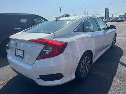 Used 2018 Honda Civic EX image 2
