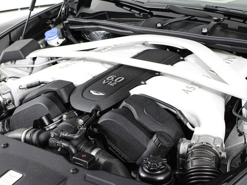 Used 2014 Aston Martin Vanquish Volante RWD image 45
