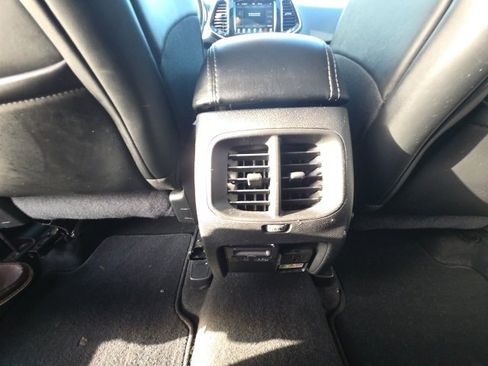 Used 2020 Jeep Cherokee Limited image 29