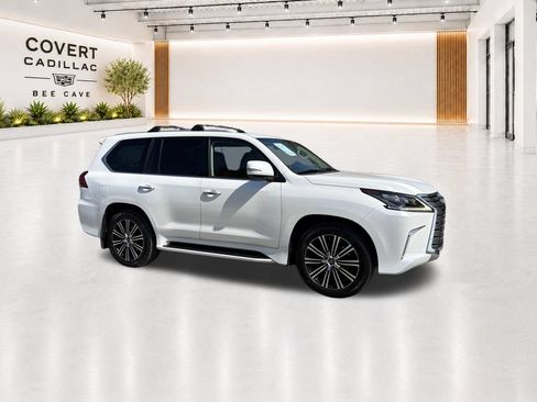Used 2019 Lexus LX 570 4WD w/ Luxury Package image 17