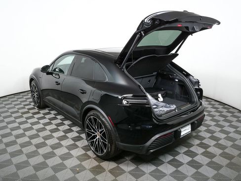 New 2025 Porsche Macan Electric image 33