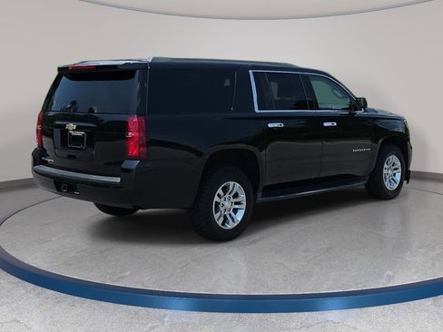 Used 2017 Chevrolet Suburban LS RWD image 5