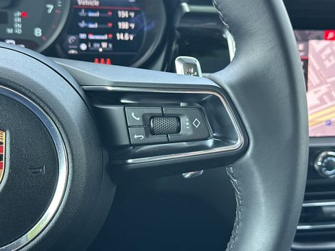 Certified 2025 Porsche Macan AWD/4WD image 27