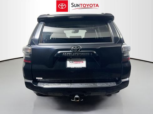 Used 2021 Toyota 4Runner SR5 AWD/4WD image 5