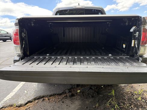 Used 2021 Toyota Tacoma TRD Sport AWD/4WD image 13