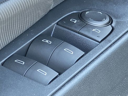 New 2026 Chevrolet Equinox EV LT w/ LPO, Blackout Package image 21