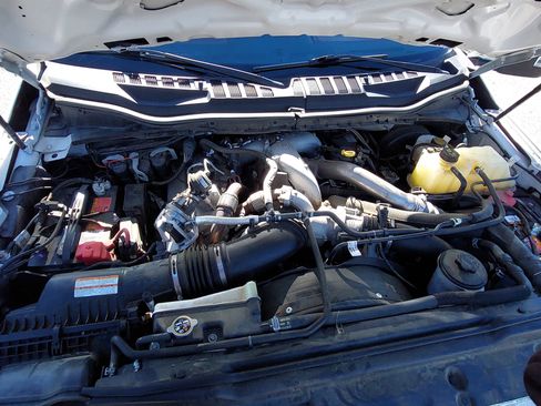 Used 2022 Ford F250 Platinum w/ FX4 Off-Road Package image 31