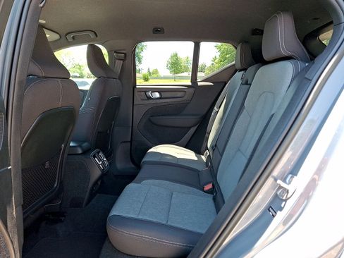 Used 2023 Volvo XC40 B5 Core AWD/4WD image 20