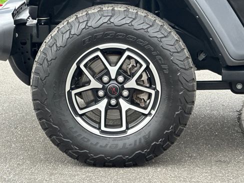 Used 2025 Jeep Wrangler Unlimited Rubicon image 26