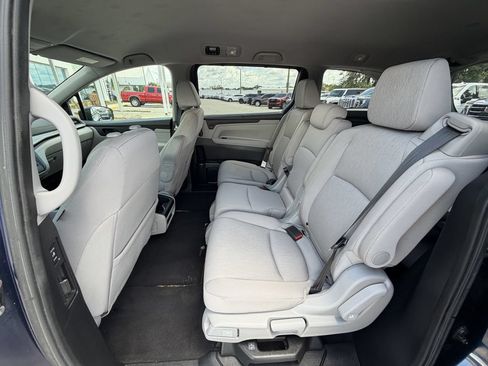 Used 2024 Honda Odyssey EX image 12