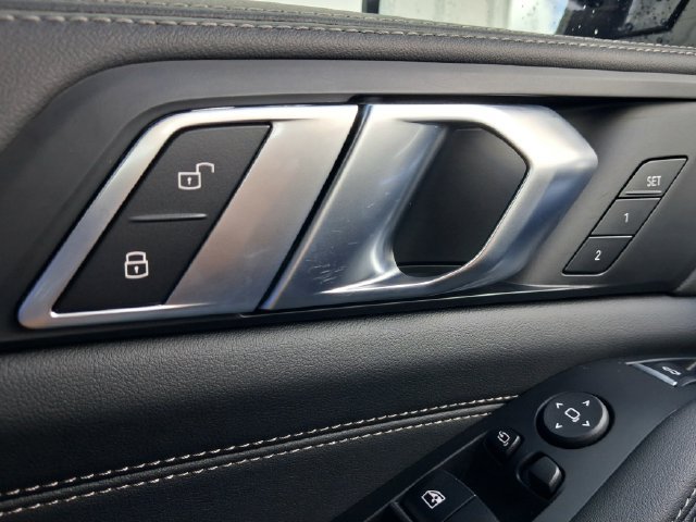 Used 2026 BMW X5 sDrive40i w/ M Sport Package RWD image 10
