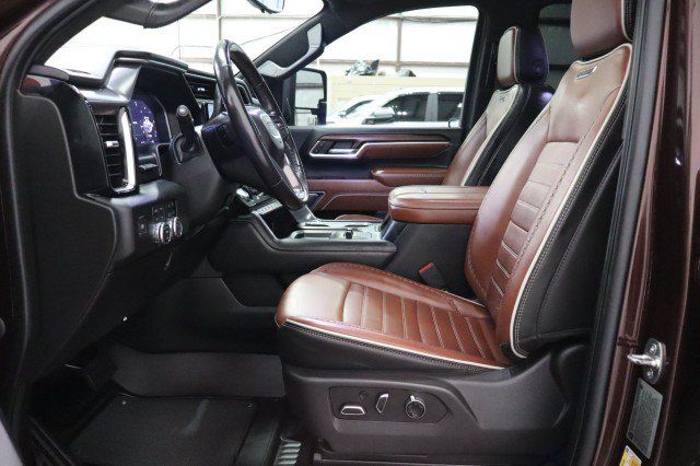 Used 2024 GMC Sierra 2500 Denali Ultimate AWD/4WD image 6