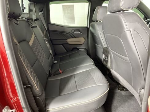 Used 2024 GMC Canyon Denali image 29