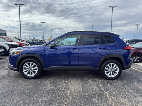 Used 2022 Toyota Corolla Cross LE image 6