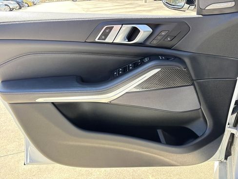 Used 2022 BMW X5 M50i image 16