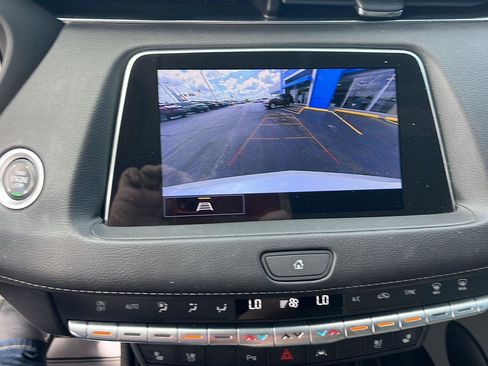 Used 2022 Cadillac XT4 Premium Luxury FWD image 14