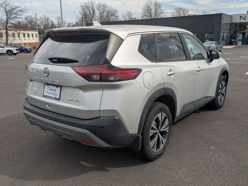 Used 2023 Nissan Rogue SV image 5