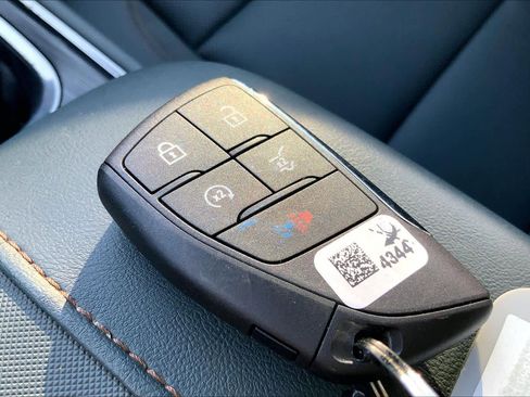 Used 2024 GMC Acadia AT4 w/ Luxury Package image 14