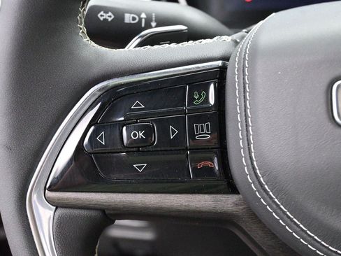 Used 2023 Jeep Grand Cherokee L Overland w/ Luxury Tech Group IV AWD/4WD image 20